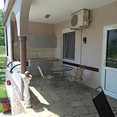 Grivas House דירה וורוורו